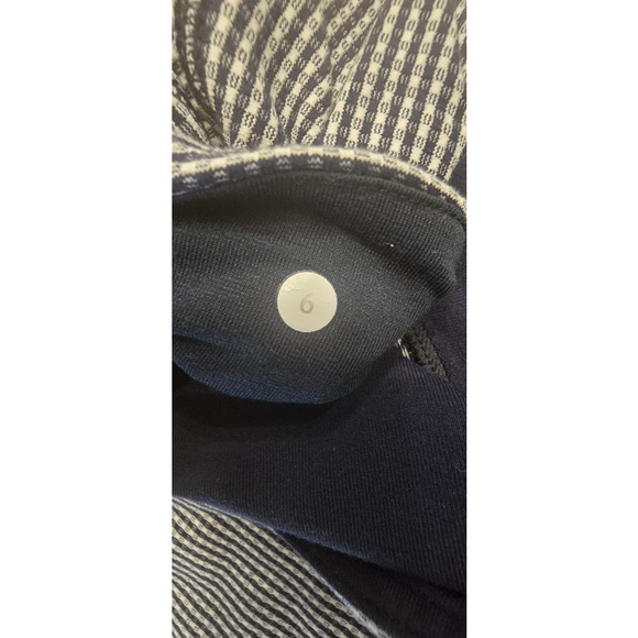 Women's Lululemon Leggings, Size 6, White & Blue Gingham - Picture 6 of 9
